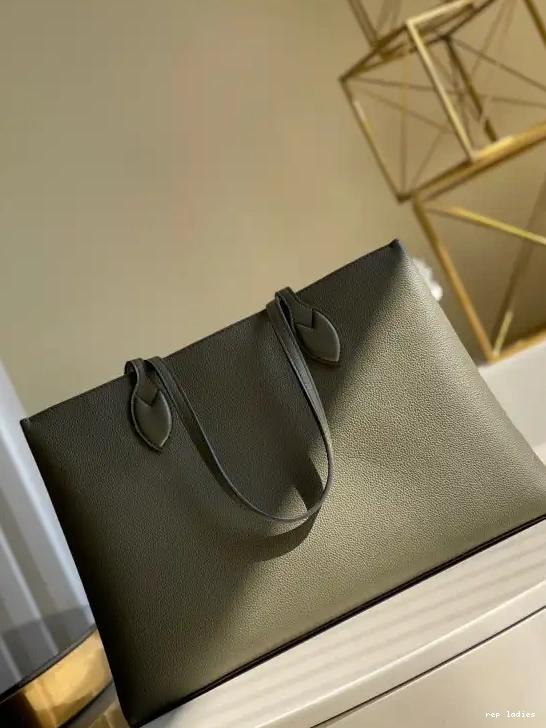 Cheap SHOPPER LOUIS VUITTON LOCKME 0701